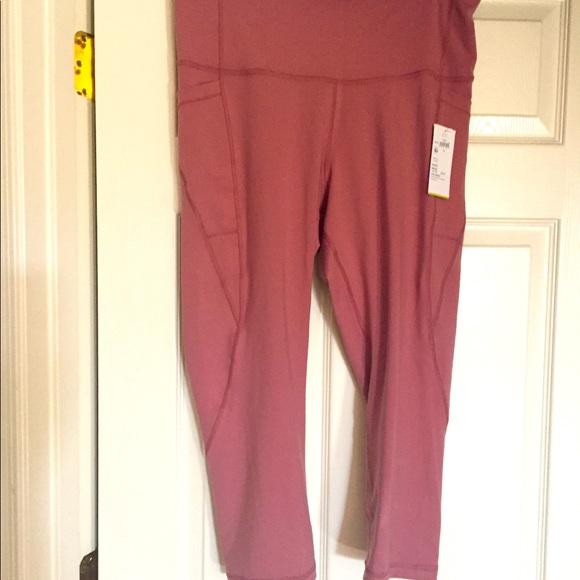 NWT Old Navy go dry crop leggings - Picture 2 of 12